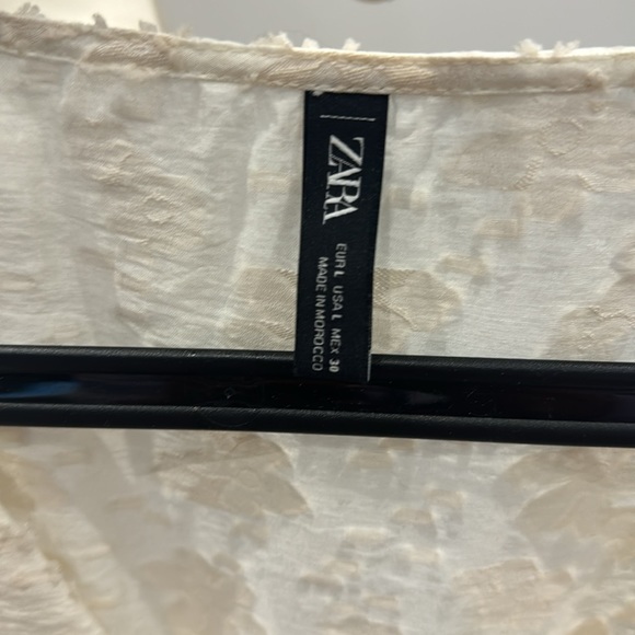 Pre-Owned ZARA PUFFY SLEEVE EYELET CROP - Picture 3 of 5